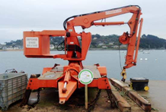 Bras de levage dans un port
