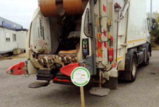 Arrière d'un camion poubelle